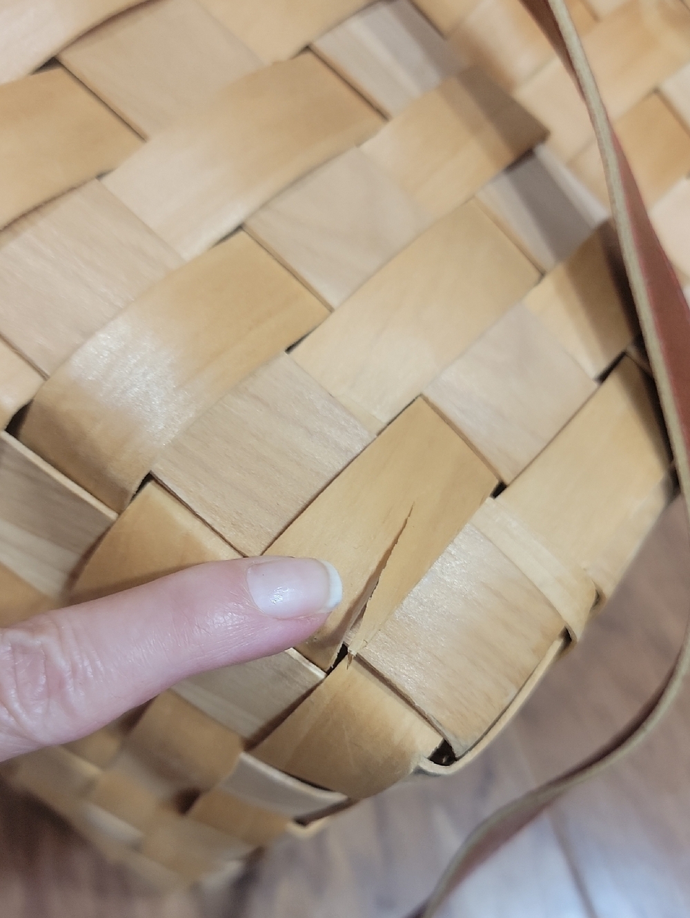 Split Cedar Picnic & Wine Basket - Picture 8 of 13